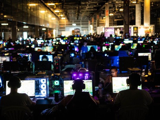 GLS Spain se une al universo gaming como operador logístico oficial del OWN FEST de Valencia