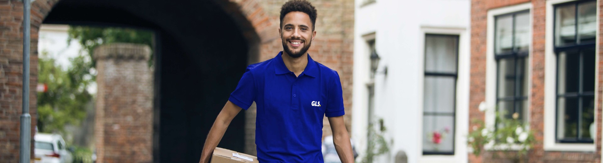 Deliveryman-with-a-parcel